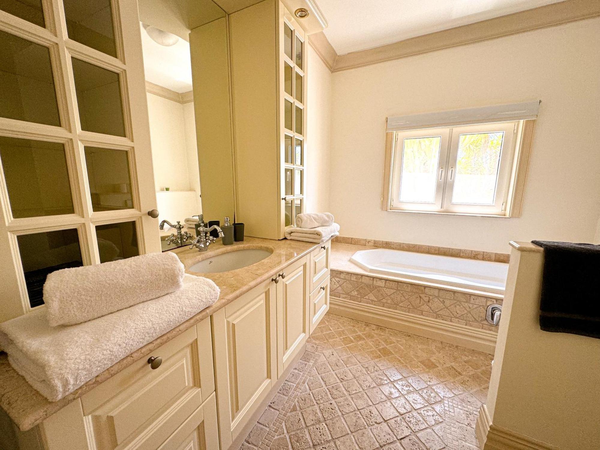 Nostrana Village Apartments Koszkinú Kültér fotó